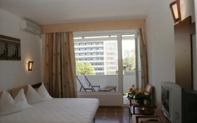 2D Resort & Spa