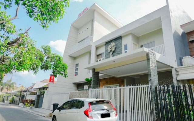 OYO 1023 Junggo Tentrem