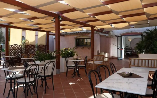 The Residence Baia delle Palme