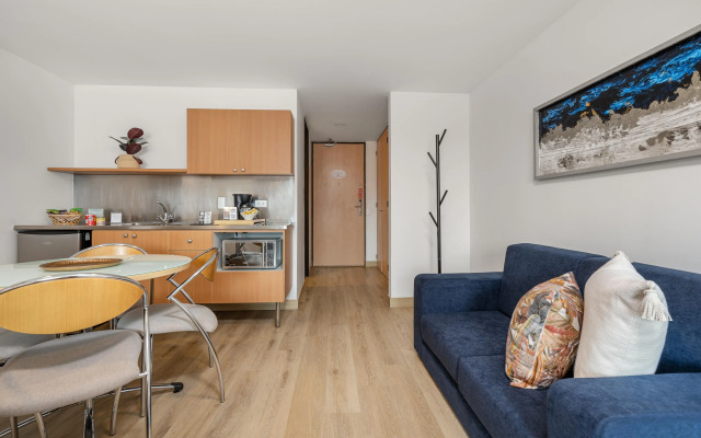 Novelty Suites Hotel