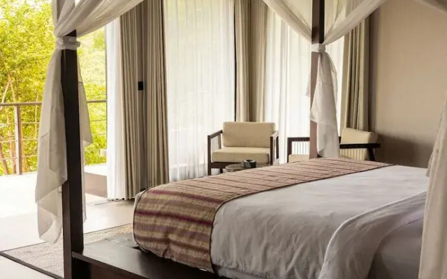 Costa Caribe Beach Hotel & Resort