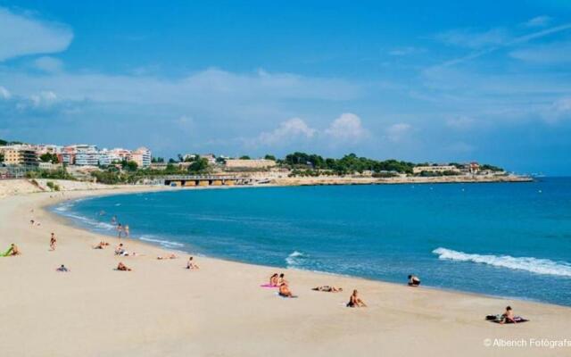 Beautiful Apartment in Abat Street by Batuecas