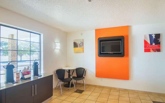 Motel 6 Lawton, OK