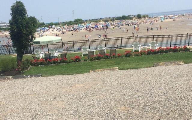 Marginal Way House Hotel