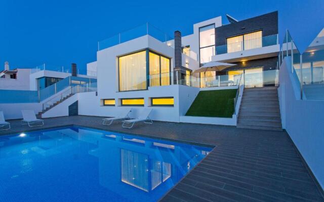 Exclusive Ultra-Stylish Villa, close to Vilamoura