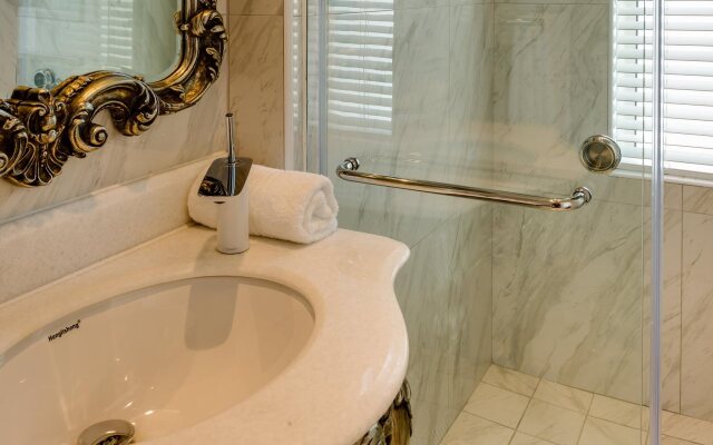 Versailles Luxury Apartments and Suites