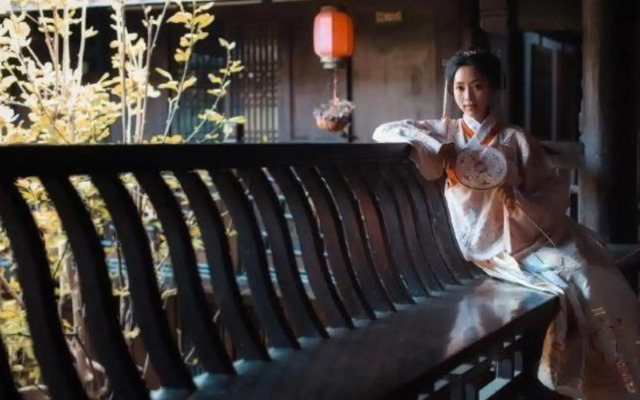 Langzhong Hou Family Courtyard Inn