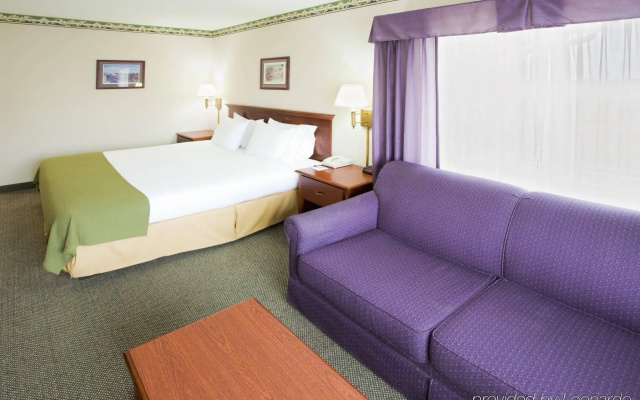 Round Hill Inn