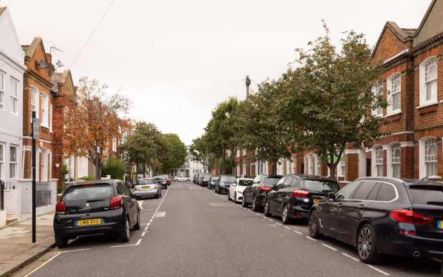 The Sands End Secret - Stylish 2BDR Flat with Garden