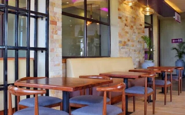 Tenda Suites and Restaurant