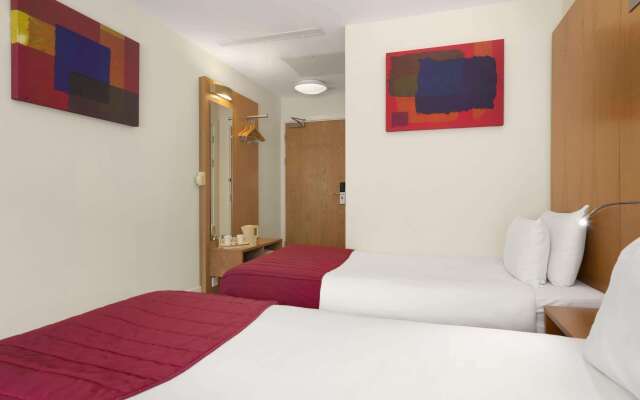 Ramada Encore by Wyndham Doncaster Airport