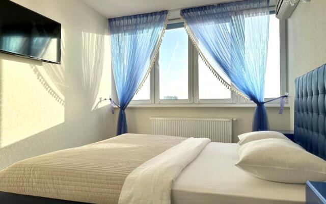 Apartments Pro (Apartments Pro) on Novo-Sadovaya street 106M