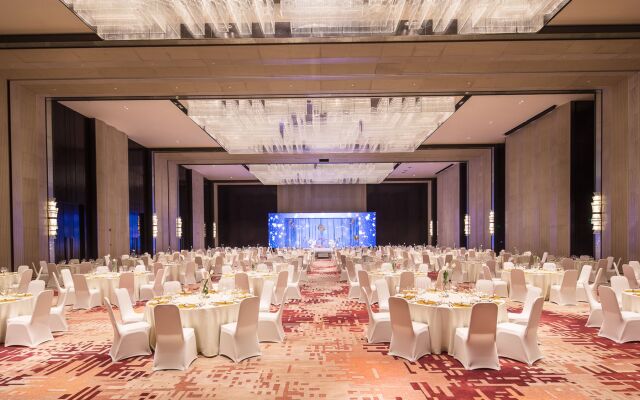 HUALUXE Xiamen Haicang Harbour View by IHG