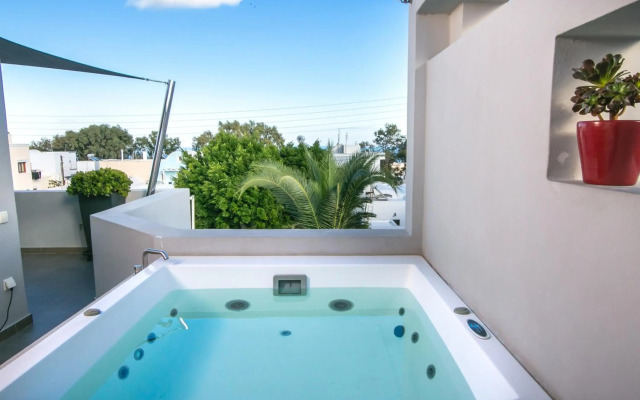 Marquise Suites - Adults Only