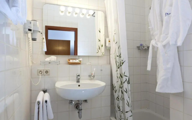 Business apartment in 3 star hotel Daimler Nah