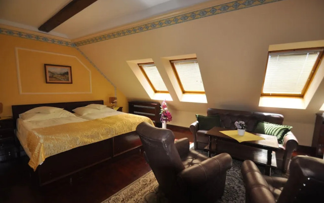 GARNI - Barbakan Hotel