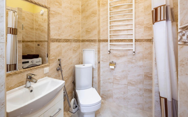 Romari Проспект Свободи 31