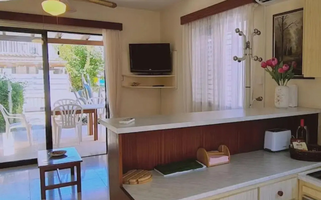52 MEN - Sea Gem Apartment