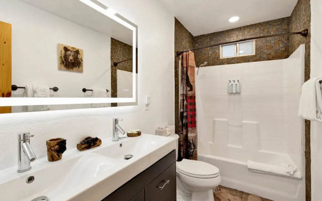 Bear Forest Cabin #2553