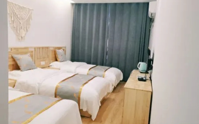 Yinniujiang Wuzhifeng Hotel