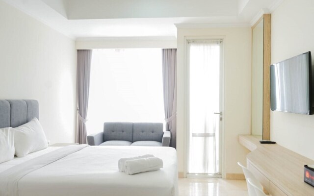 Minimalist and Homey Studio Menteng Park Apartment