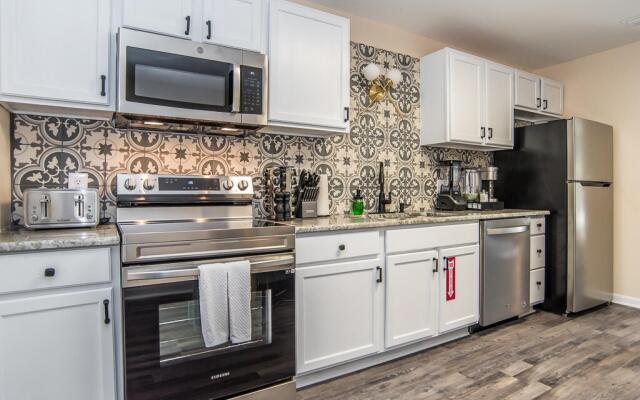 905 Fayetteville Oasis