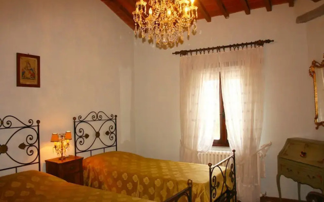 Stunning private villa for 6 guests with private pool, TV, pets allowed and parking