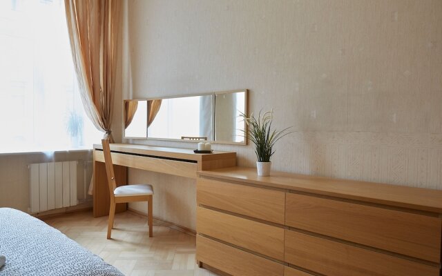 Апартаменты Center City на Жуковского 12