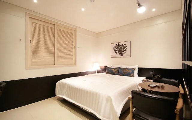 HOTEL Able
