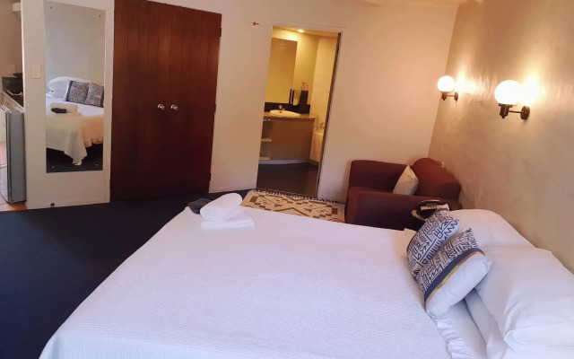 Parklane Motor Lodge