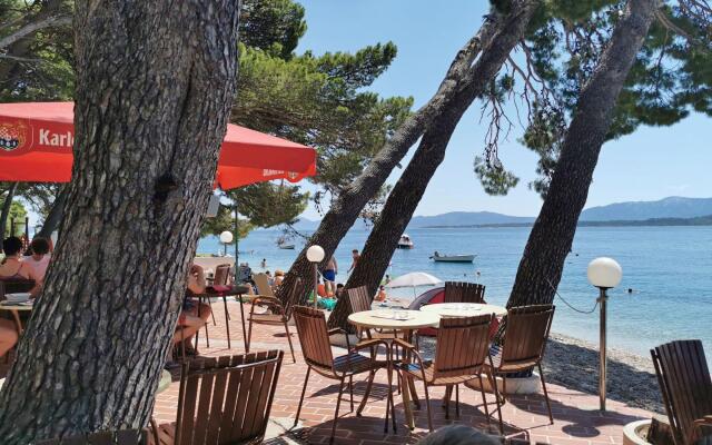 Apartment and Rooms Pansion Duba