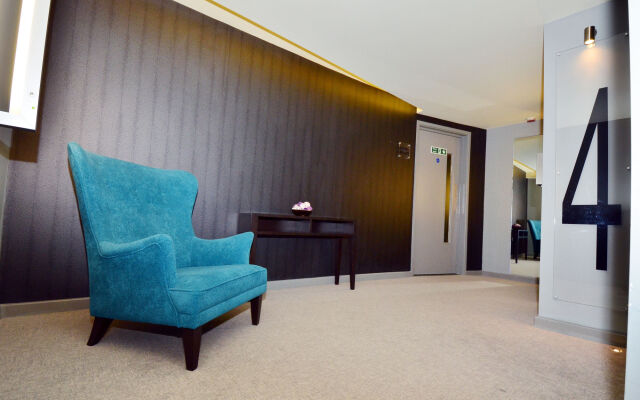Axiom Park Hotel