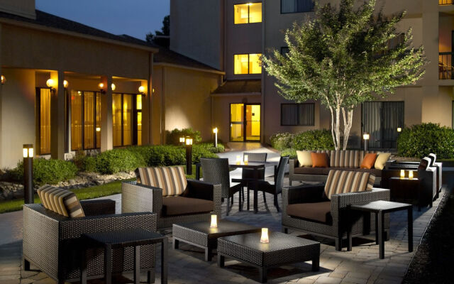 Courtyard Nashville Airport