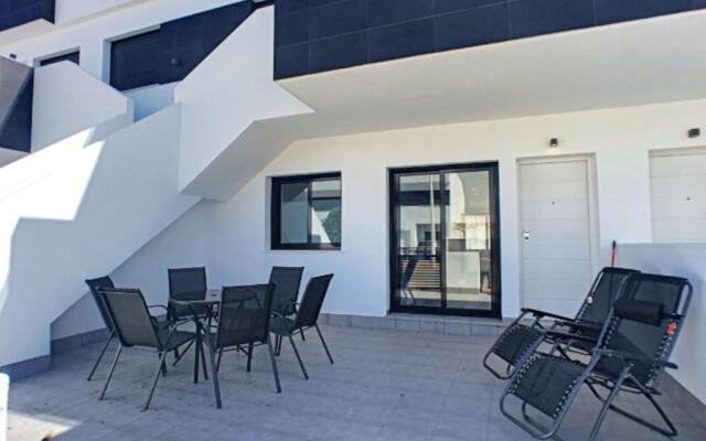 New Modern Immaculate 2 Bed 6 guestApartment Bobby