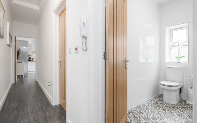 1BR Victorian House Near Bedford City Centre