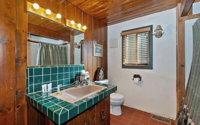 Yosemite Pines Cabin - Sleeps 8