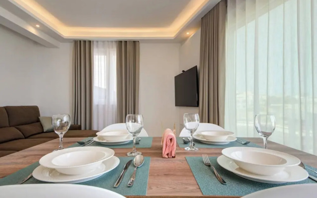 Luxury Penthouse With Private Pool and sea Views, Sleeps 6