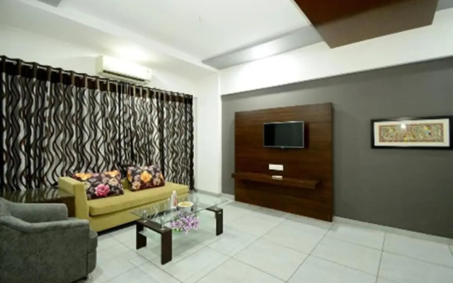 Crimson Park Shripriya Hotel