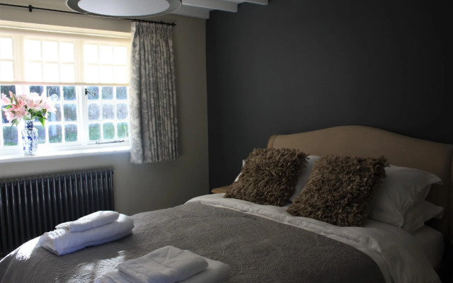 The Three Horseshoes Warham