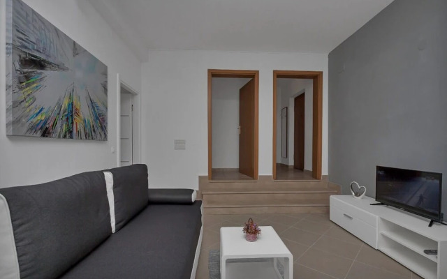 Petar - 200 m From Beach - A1