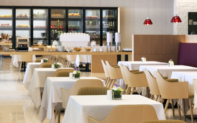 SEAMARQ Hotel