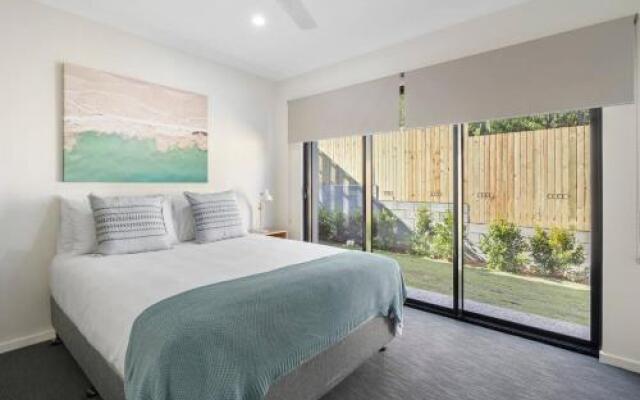 Daydreaming Airlie Beach, Water Views And Only 200M To Boardwalk.