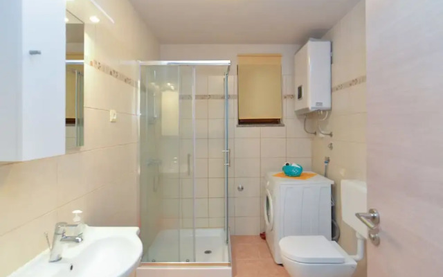 Apartment 877