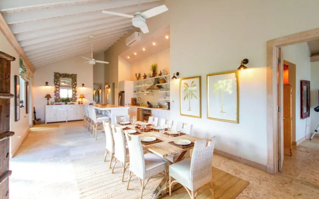 Wild Orchid Hideaway: Lux Beachfront Sanctuary