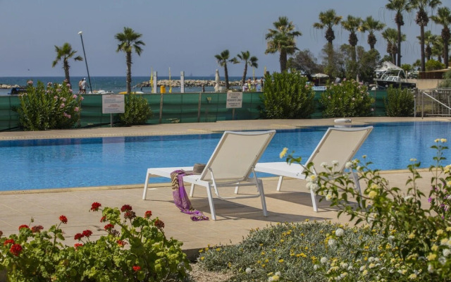 Lordos Sunshore Beachfront Suite