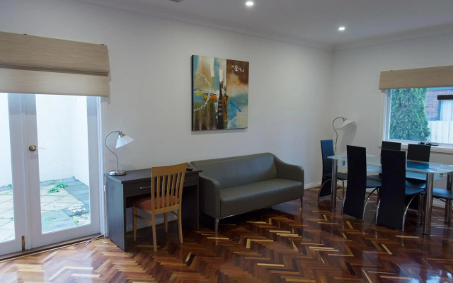 Buckingham Apartment