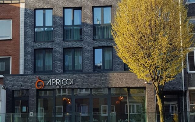 Apricot Hotel