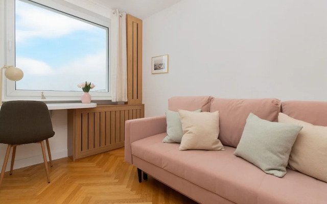 Pastel Apartment in Gdynia by Renters