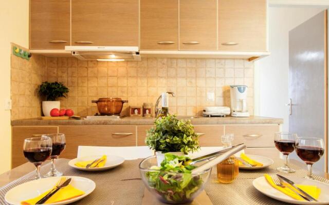 Tasoula Studios & Apartments
