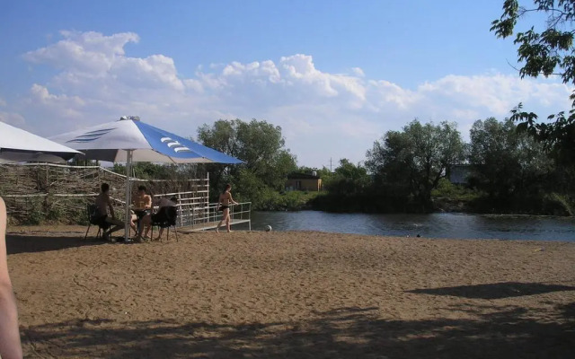 Tri Peskarya Hotel51.173797